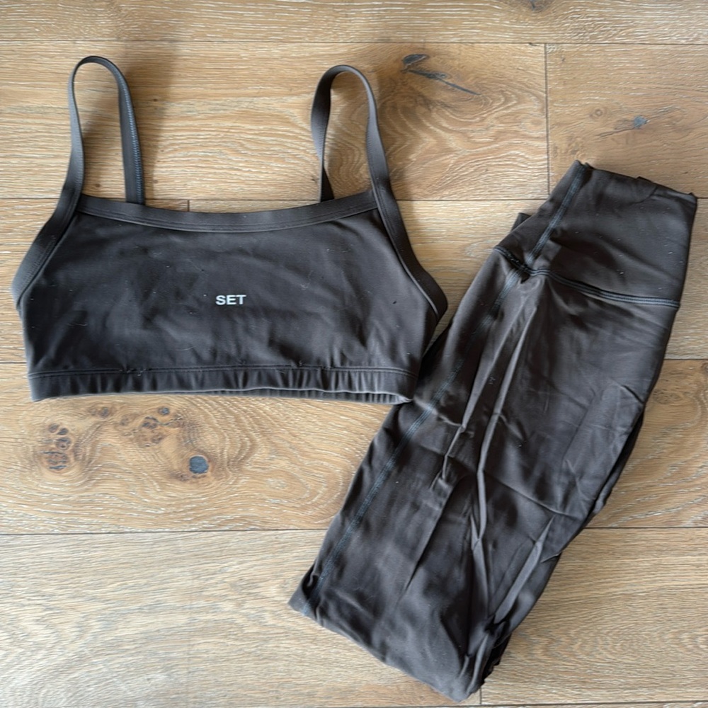 SET Active Black Sports Bra and Leggings Set